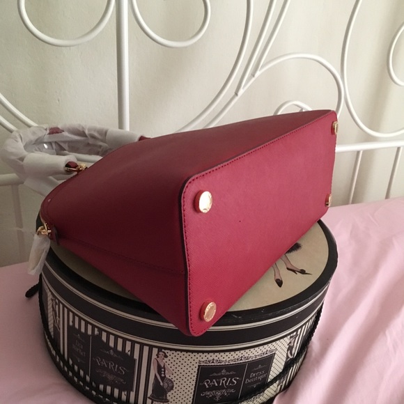 💗💗Michael Kors large satchel💗💗 - Picture 3 of 5